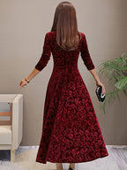 Anny™ - Elegantes V-Ausschnitt Samtkleid für besondere Anlässe