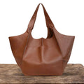 Lauras Zeitlose Eleganz | Klassische Vintage-Handtasche