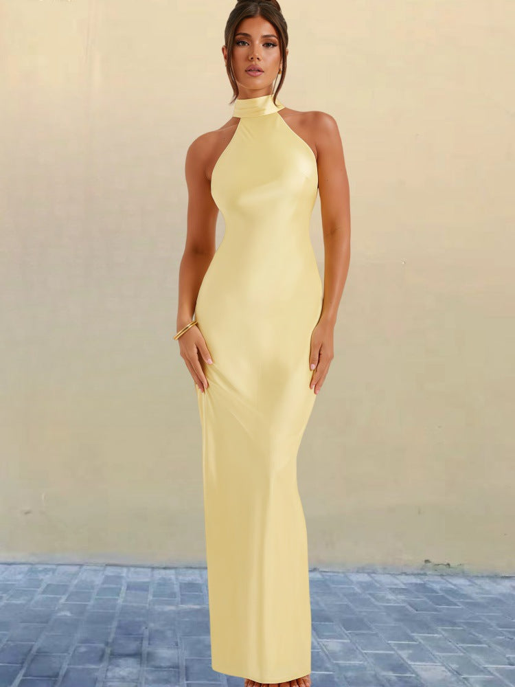 ZEYNEP | Elegantes Satin-Maxikleid mit Neckholder