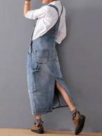 Frayla™ – Abgenutztes Jeanskleid mit Rückenschlitzdesign