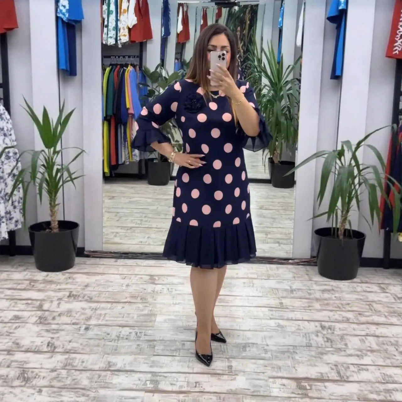Casiva™ - Retro Kleid mit Faltenrock und Weit ausgestellten Ärmeln
