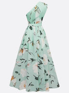 Julie | Hellgrünes Chiffon-Maxikleid mit floralem Muster und asymmetrischem Schulterdesign