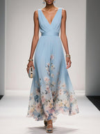 Rose | Hellblaues Chiffon-Maxikleid mit floralem Design und V-Ausschnitt