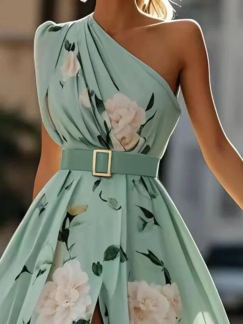 Julie | Hellgrünes Chiffon-Maxikleid mit floralem Muster und asymmetrischem Schulterdesign