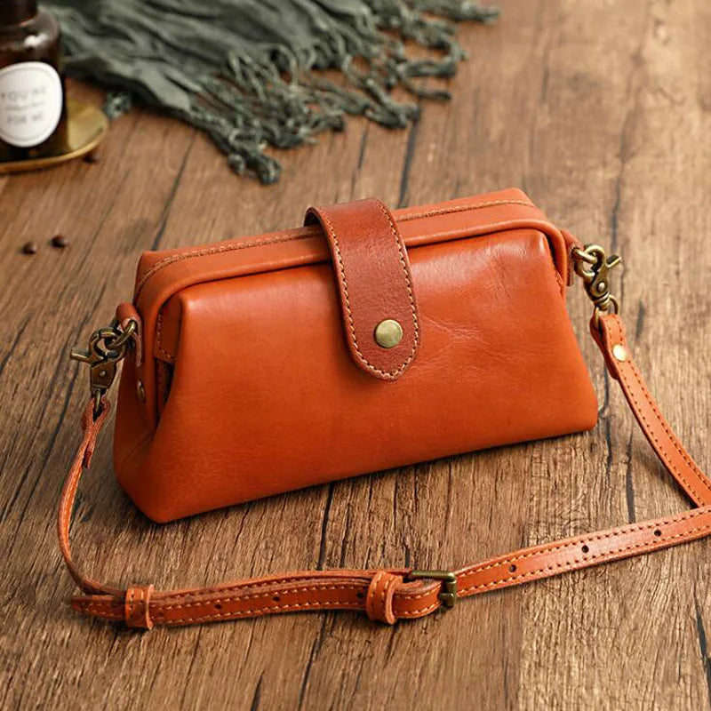 Kaja | Kompakte Umhängetasche