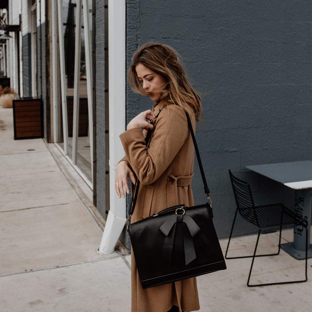 Monikas Elegante Schleifenhandtasche
