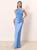 Amber™ – Satin Maxikleid mit asymmetrischem Trägerdesign