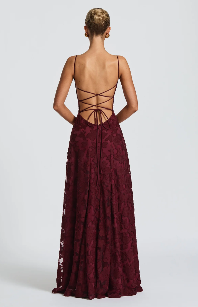 SOFIA | Elegantes Spitzen-Maxi-Kleid für besondere Anlässe