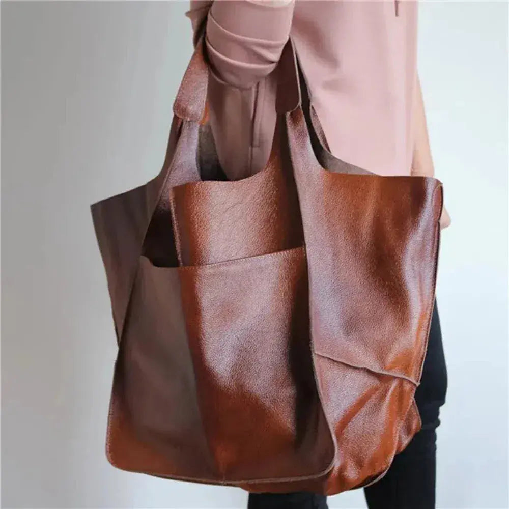 Lauras Zeitlose Eleganz | Klassische Vintage-Handtasche