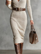 "Ayesha™ - Elegantes Rippstrickkleid" can be rewritten as "Ayesha™ - Stilvolles Rippstrickkleid".